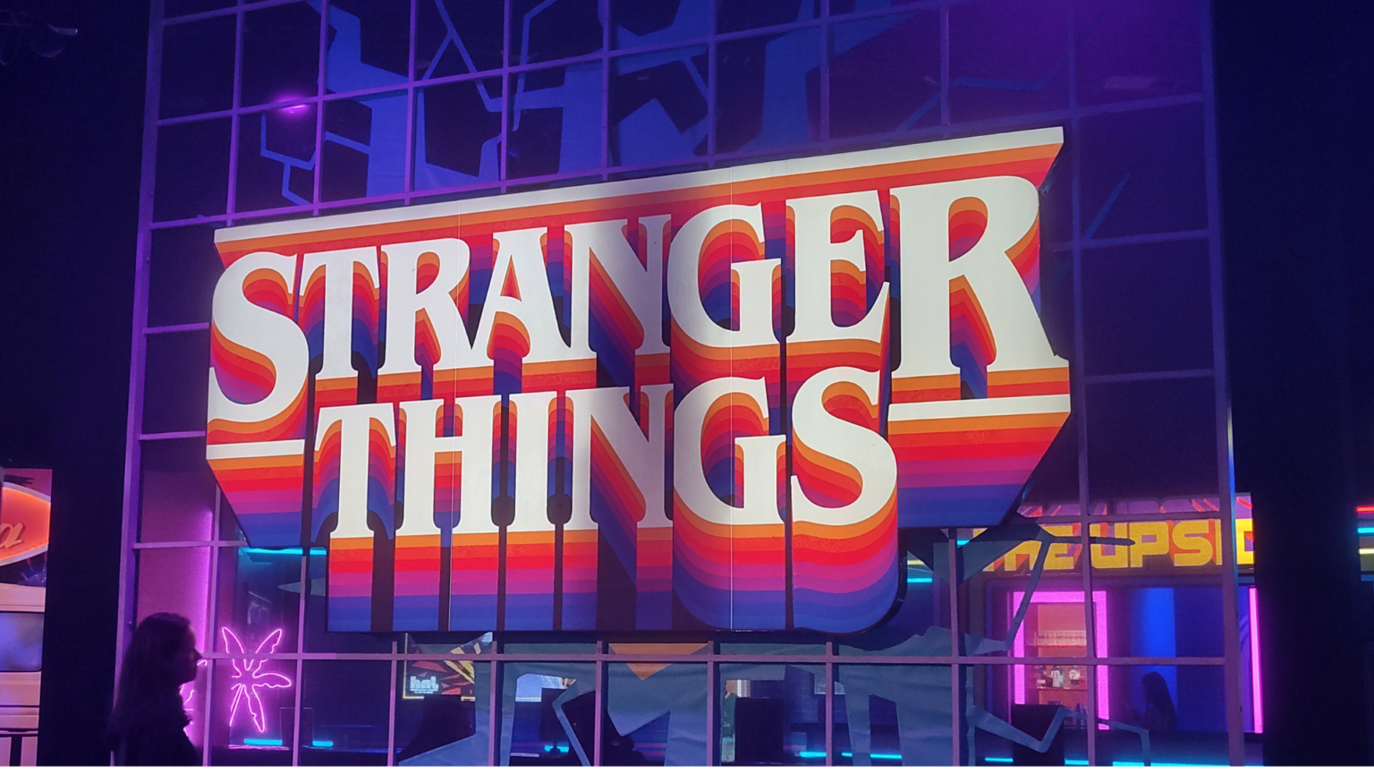 Como a trilha sonora e a imersão na “Stranger Things: The Experience” redefinem o ‘brand experience’